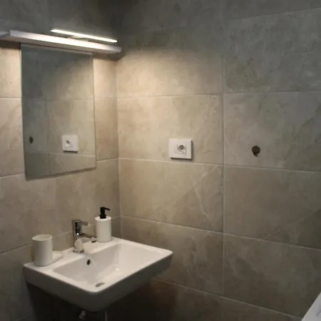 Apartment 29